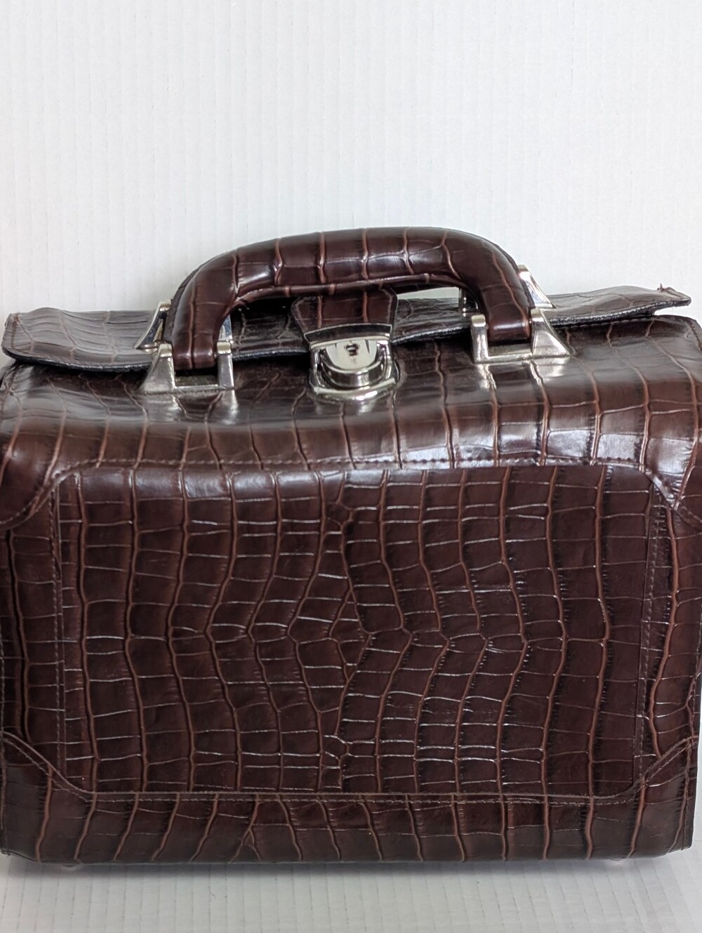 Bobbi Brown Croc Embossed Makeup Train Case Cosmetic Organizer Vanity Bag